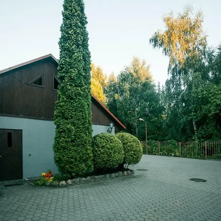 Renau בית הארחה 3*